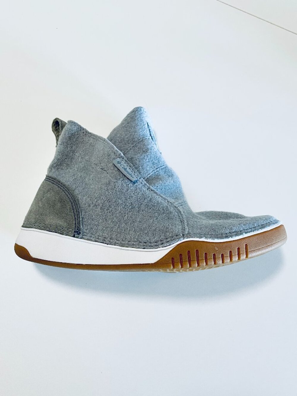 *RARE* Discontinued Columbia Bridgeport Mid Wool Boot in Grey Steel